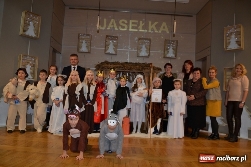 Zdjęcie w galerii na portalu naszraciborz.pl: Do szopy hej pasterze… drugi dzień Przeglądu Przedstawień Bożonarodzeniowych w Tworkowie wiadomości z regionu