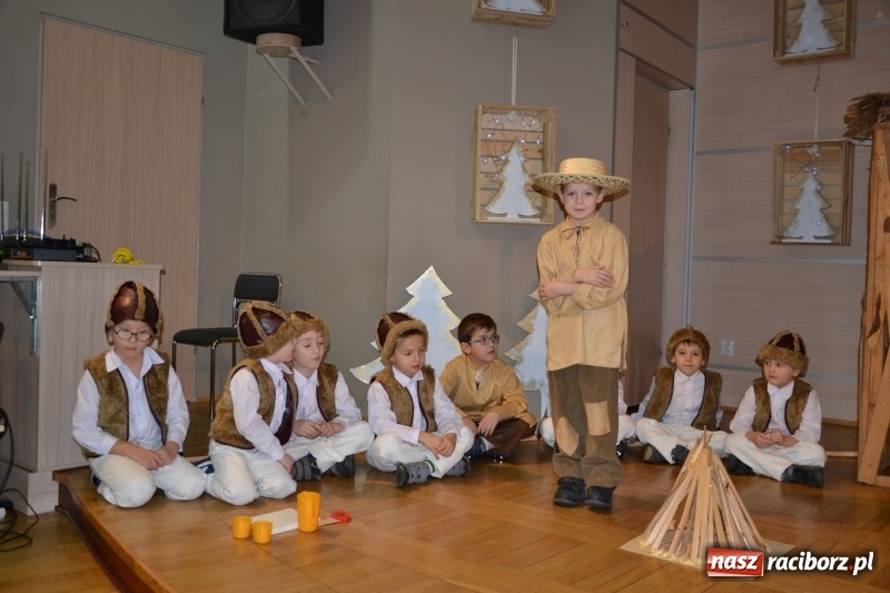 Zdjęcie w galerii na portalu naszraciborz.pl: Do szopy hej pasterze… drugi dzień Przeglądu Przedstawień Bożonarodzeniowych w Tworkowie wiadomości z regionu