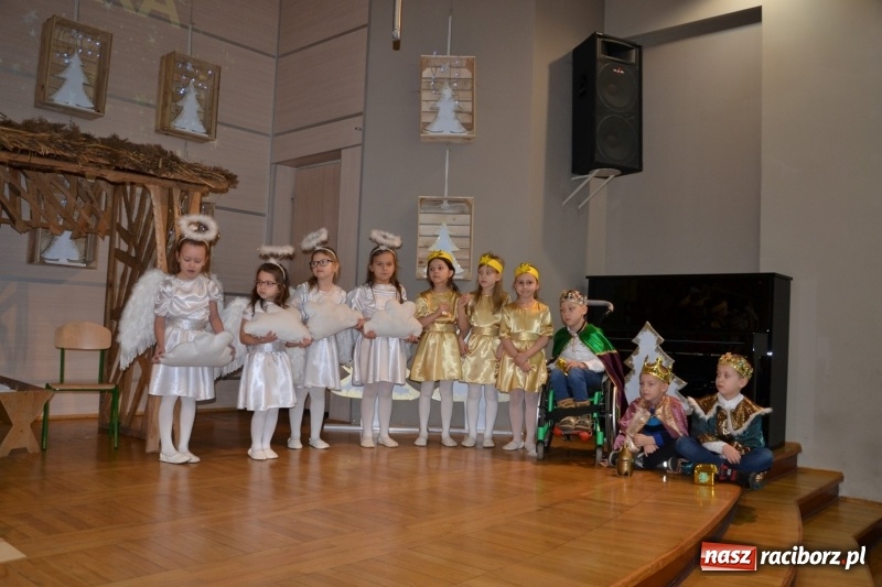 Zdjęcie w galerii na portalu naszraciborz.pl: Do szopy hej pasterze… drugi dzień Przeglądu Przedstawień Bożonarodzeniowych w Tworkowie wiadomości z regionu
