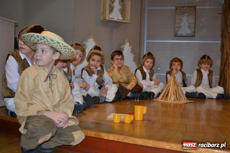 Zdjęcie w galerii na portalu naszraciborz.pl: Do szopy hej pasterze… drugi dzień Przeglądu Przedstawień Bożonarodzeniowych w Tworkowie wiadomości z regionu