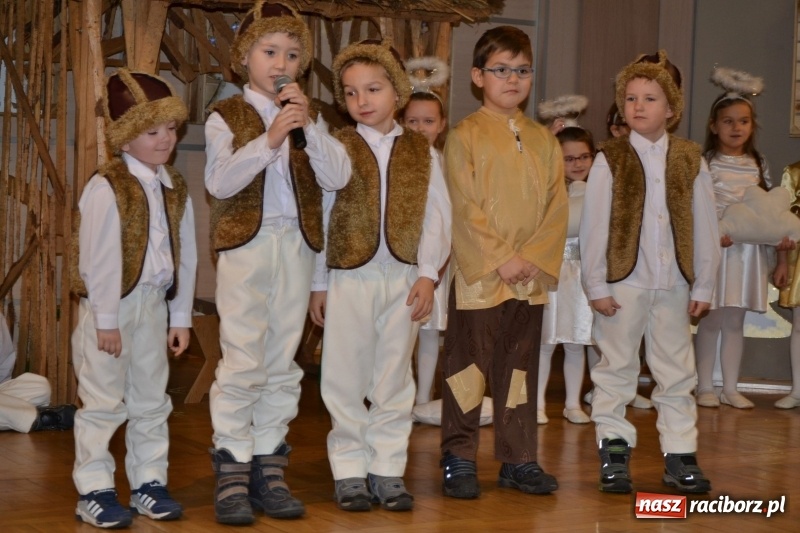 Zdjęcie w galerii na portalu naszraciborz.pl: Do szopy hej pasterze… drugi dzień Przeglądu Przedstawień Bożonarodzeniowych w Tworkowie wiadomości z regionu