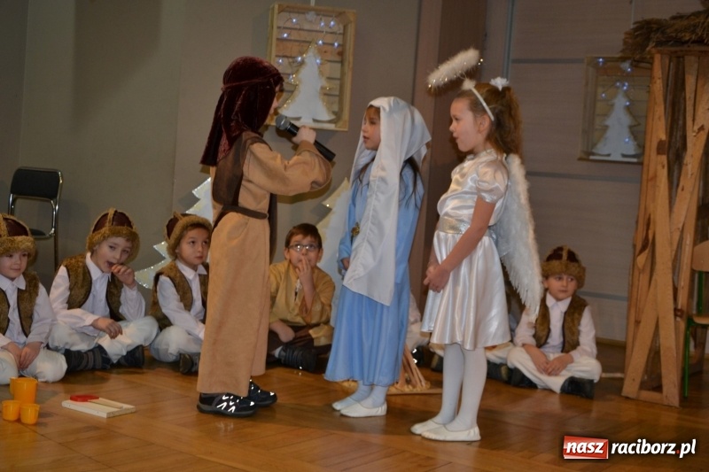 Zdjęcie w galerii na portalu naszraciborz.pl: Do szopy hej pasterze… drugi dzień Przeglądu Przedstawień Bożonarodzeniowych w Tworkowie wiadomości z regionu