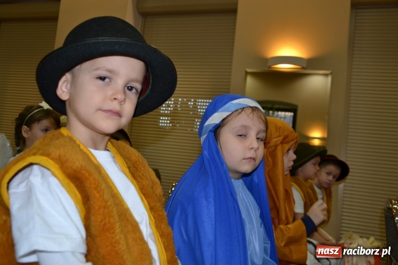 Zdjęcie w galerii na portalu naszraciborz.pl: Do szopy hej pasterze… drugi dzień Przeglądu Przedstawień Bożonarodzeniowych w Tworkowie wiadomości z regionu