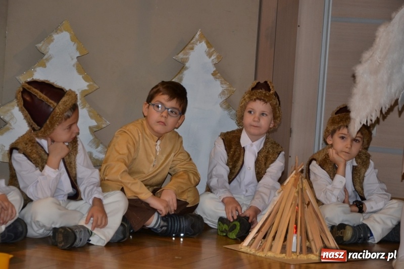 Zdjęcie w galerii na portalu naszraciborz.pl: Do szopy hej pasterze… drugi dzień Przeglądu Przedstawień Bożonarodzeniowych w Tworkowie wiadomości z regionu