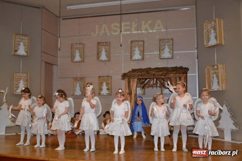 Zdjęcie w galerii na portalu naszraciborz.pl: Do szopy hej pasterze… drugi dzień Przeglądu Przedstawień Bożonarodzeniowych w Tworkowie wiadomości z regionu