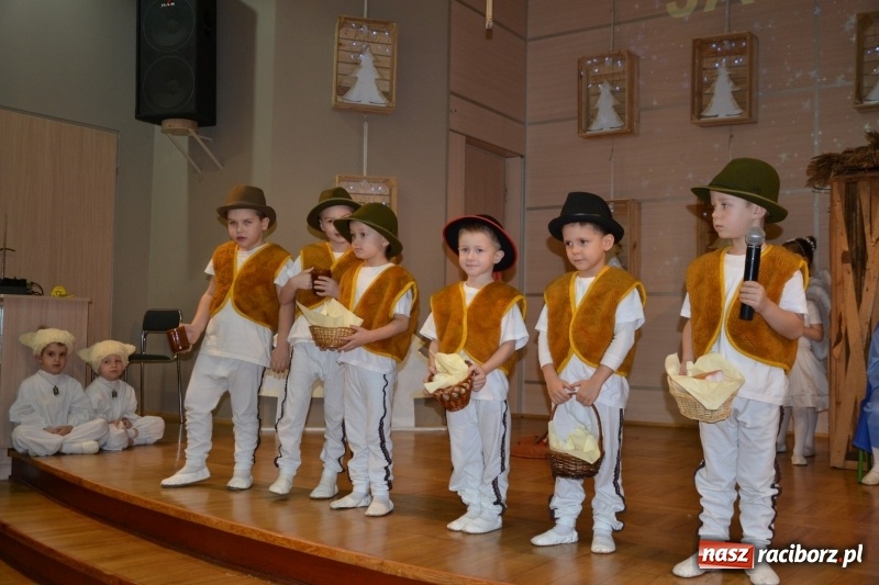 Zdjęcie w galerii na portalu naszraciborz.pl: Do szopy hej pasterze… drugi dzień Przeglądu Przedstawień Bożonarodzeniowych w Tworkowie wiadomości z regionu
