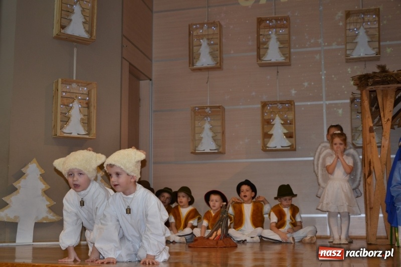 Zdjęcie w galerii na portalu naszraciborz.pl: Do szopy hej pasterze… drugi dzień Przeglądu Przedstawień Bożonarodzeniowych w Tworkowie wiadomości z regionu