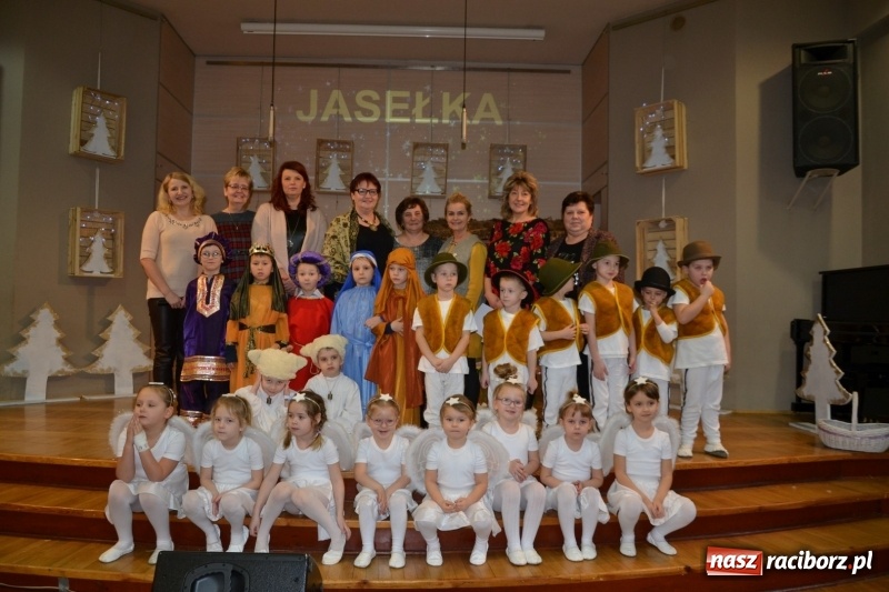 Zdjęcie w galerii na portalu naszraciborz.pl: Do szopy hej pasterze… drugi dzień Przeglądu Przedstawień Bożonarodzeniowych w Tworkowie wiadomości z regionu