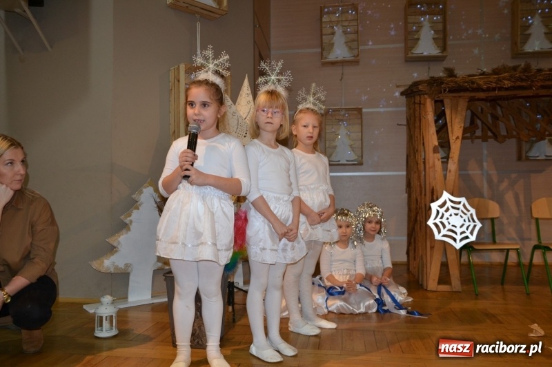 Zdjęcie w galerii na portalu naszraciborz.pl: Do szopy hej pasterze… drugi dzień Przeglądu Przedstawień Bożonarodzeniowych w Tworkowie wiadomości z regionu