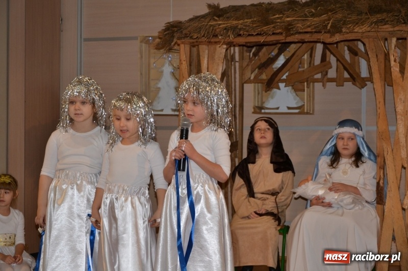 Zdjęcie w galerii na portalu naszraciborz.pl: Do szopy hej pasterze… drugi dzień Przeglądu Przedstawień Bożonarodzeniowych w Tworkowie wiadomości z regionu