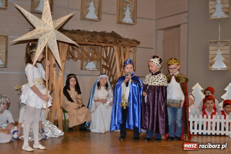 Zdjęcie w galerii na portalu naszraciborz.pl: Do szopy hej pasterze… drugi dzień Przeglądu Przedstawień Bożonarodzeniowych w Tworkowie wiadomości z regionu