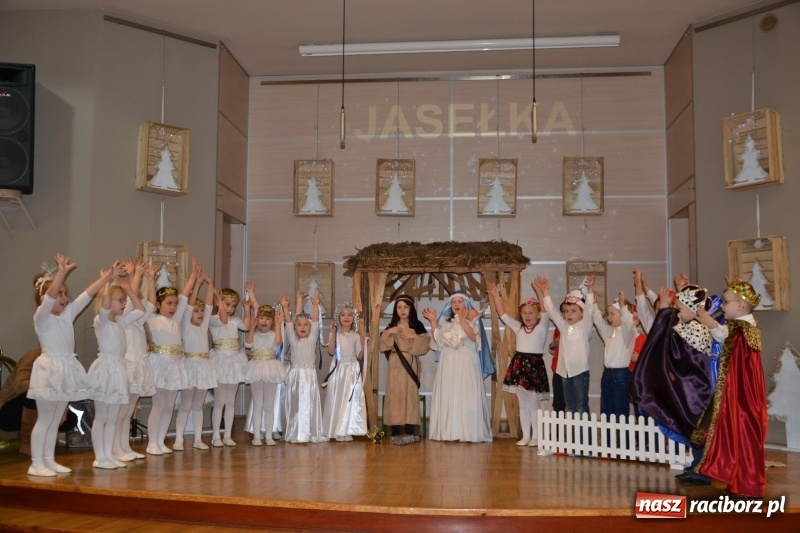Zdjęcie w galerii na portalu naszraciborz.pl: Do szopy hej pasterze… drugi dzień Przeglądu Przedstawień Bożonarodzeniowych w Tworkowie wiadomości z regionu