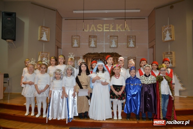 Zdjęcie w galerii na portalu naszraciborz.pl: Do szopy hej pasterze… drugi dzień Przeglądu Przedstawień Bożonarodzeniowych w Tworkowie wiadomości z regionu