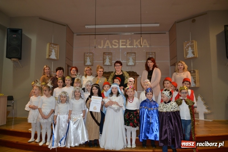 Zdjęcie w galerii na portalu naszraciborz.pl: Do szopy hej pasterze… drugi dzień Przeglądu Przedstawień Bożonarodzeniowych w Tworkowie wiadomości z regionu