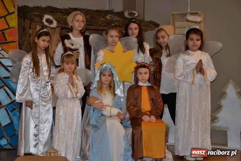 Zdjęcie w galerii na portalu naszraciborz.pl: Do szopy hej pasterze… drugi dzień Przeglądu Przedstawień Bożonarodzeniowych w Tworkowie wiadomości z regionu
