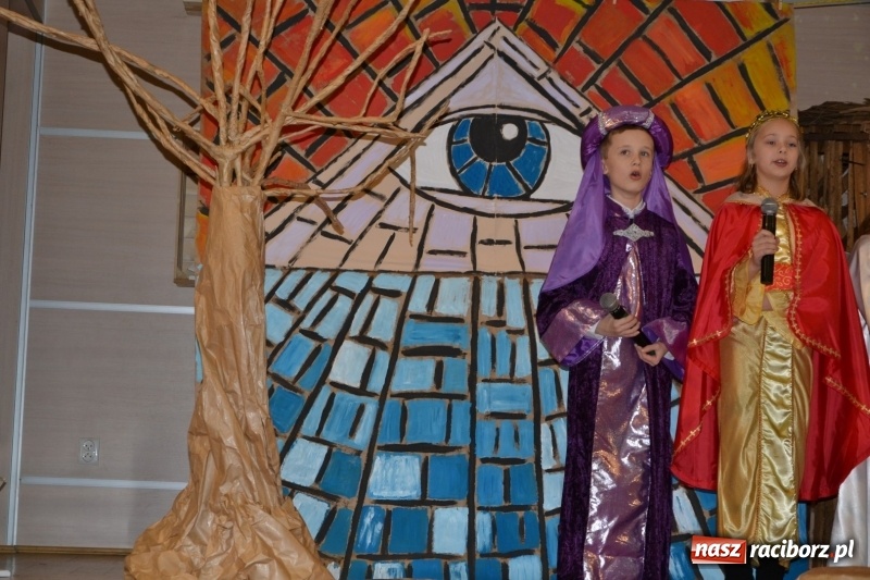 Zdjęcie w galerii na portalu naszraciborz.pl: Do szopy hej pasterze… drugi dzień Przeglądu Przedstawień Bożonarodzeniowych w Tworkowie wiadomości z regionu