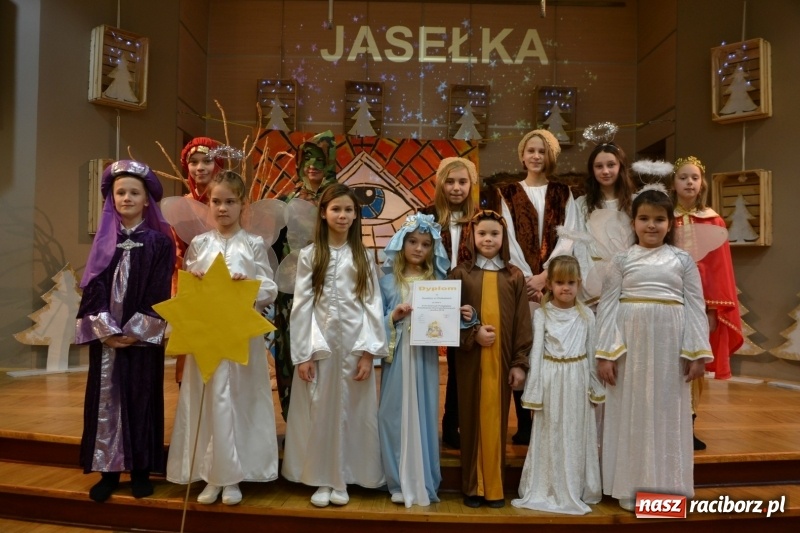 Zdjęcie w galerii na portalu naszraciborz.pl: Do szopy hej pasterze… drugi dzień Przeglądu Przedstawień Bożonarodzeniowych w Tworkowie wiadomości z regionu