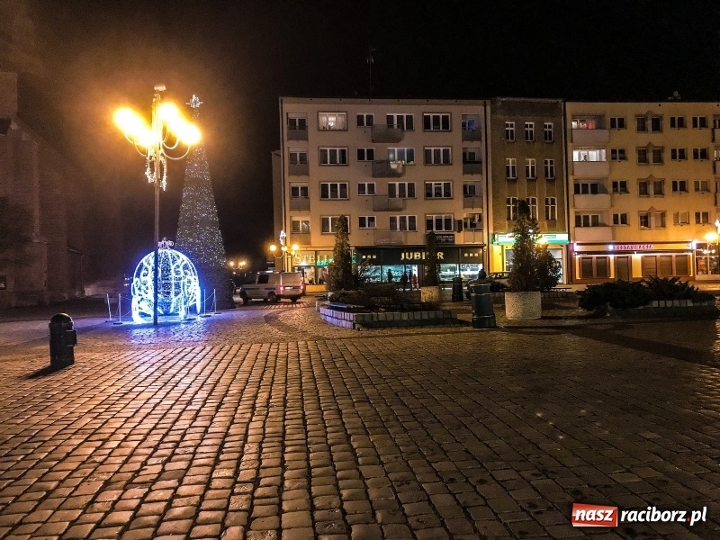 Zdjęcie w galerii na portalu naszraciborz.pl: Raciborscy policjanci zatrzymali 30-letniego wandala wiadomości z regionu