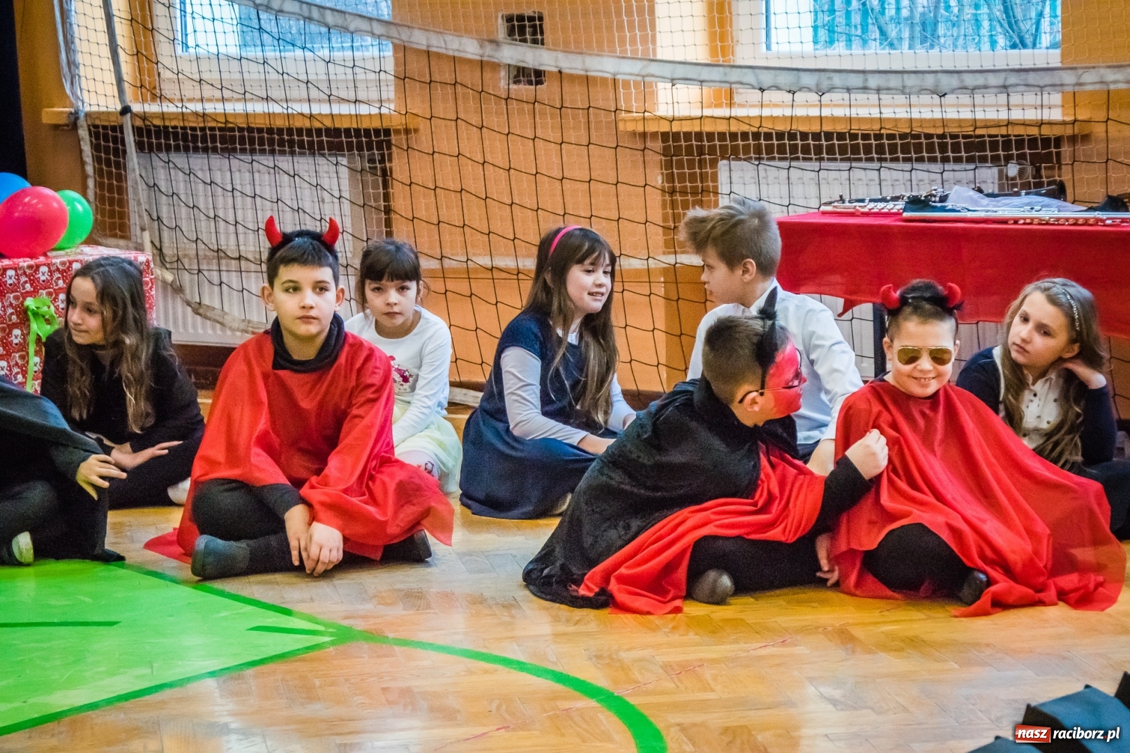 Zdjęcie w galerii na portalu naszraciborz.pl: Uczniowie SP 13 przygotowali przedstawienie dla przedszkolaków wiadomości z regionu