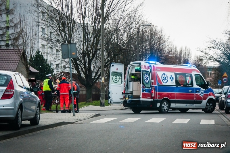 Zdjęcie w galerii na portalu naszraciborz.pl: Potrącenie pieszej przy ulicy Chełmońskiego wiadomości z regionu