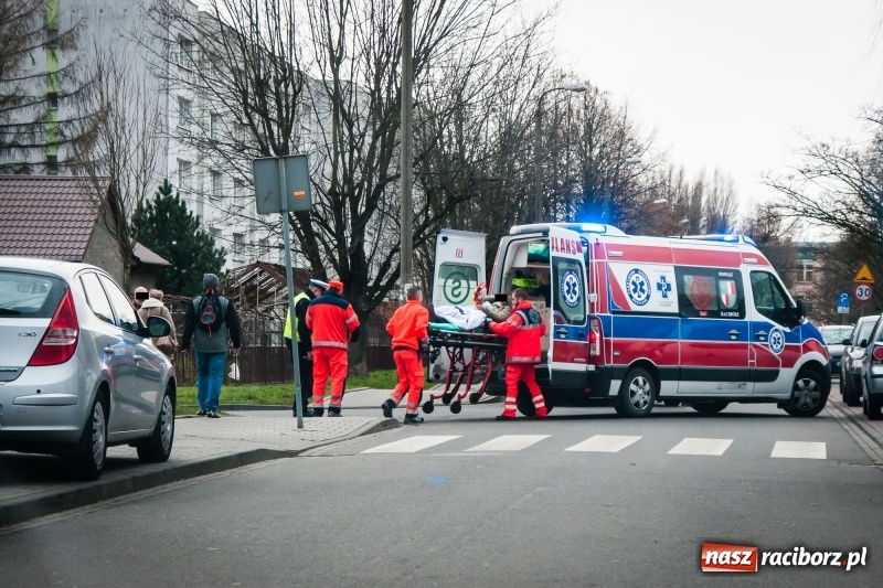 Zdjęcie w galerii na portalu naszraciborz.pl: Potrącenie pieszej przy ulicy Chełmońskiego wiadomości z regionu