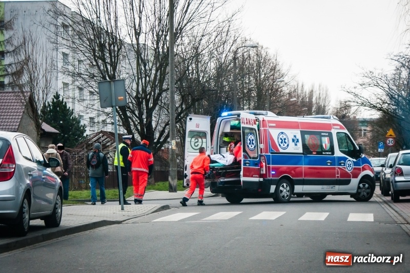 Zdjęcie w galerii na portalu naszraciborz.pl: Potrącenie pieszej przy ulicy Chełmońskiego wiadomości z regionu