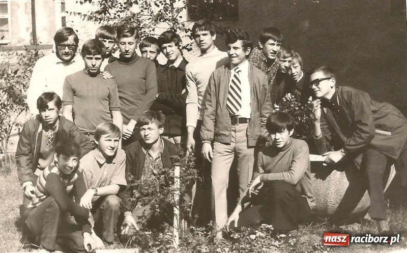 Zdjęcie w galerii na portalu naszraciborz.pl: Wspomnienie o Mieczysławie Salomonie, byłym dyrektorze ośrodka dla głuchych wiadomości z regionu