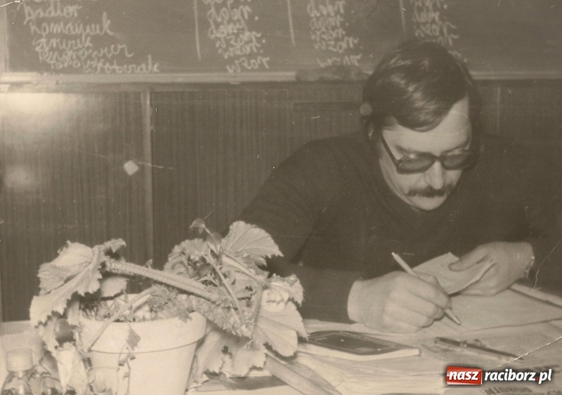 Zdjęcie w galerii na portalu naszraciborz.pl: Wspomnienie o Mieczysławie Salomonie, byłym dyrektorze ośrodka dla głuchych wiadomości z regionu