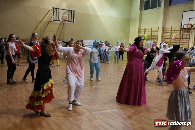 Zdjęcie w galerii na portalu naszraciborz.pl: Wielki bal karnawałowy w ZSOMS  wiadomości z regionu