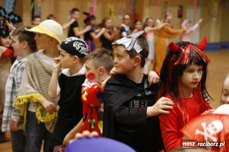 Zdjęcie w galerii na portalu naszraciborz.pl: Wielki bal karnawałowy w ZSOMS  wiadomości z regionu