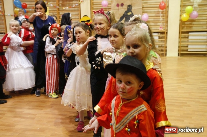 Zdjęcie w galerii na portalu naszraciborz.pl: Wielki bal karnawałowy w ZSOMS  wiadomości z regionu