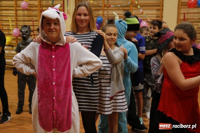 Zdjęcie w galerii na portalu naszraciborz.pl: Wielki bal karnawałowy w ZSOMS  wiadomości z regionu