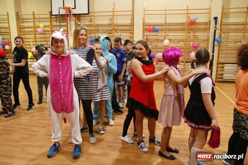 Zdjęcie w galerii na portalu naszraciborz.pl: Wielki bal karnawałowy w ZSOMS  wiadomości z regionu
