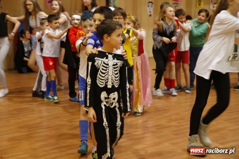 Zdjęcie w galerii na portalu naszraciborz.pl: Wielki bal karnawałowy w ZSOMS  wiadomości z regionu