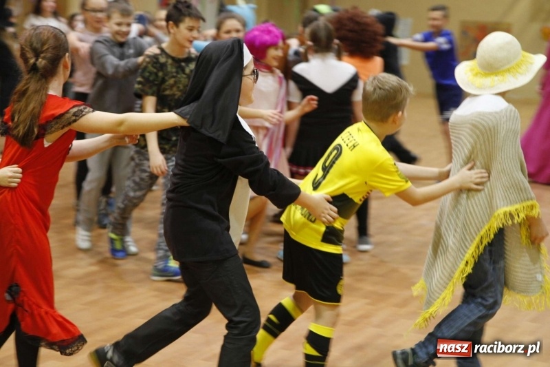 Zdjęcie w galerii na portalu naszraciborz.pl: Wielki bal karnawałowy w ZSOMS  wiadomości z regionu