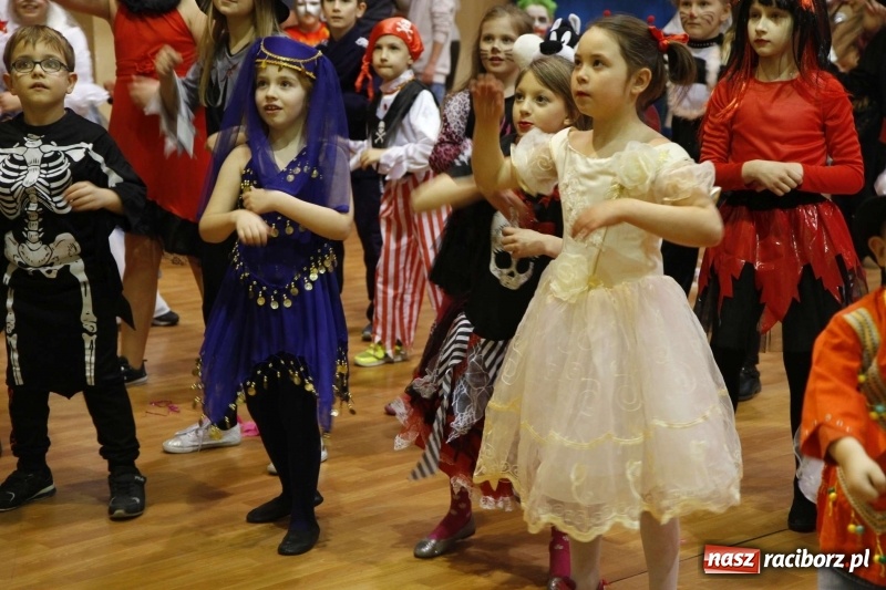 Zdjęcie w galerii na portalu naszraciborz.pl: Wielki bal karnawałowy w ZSOMS  wiadomości z regionu
