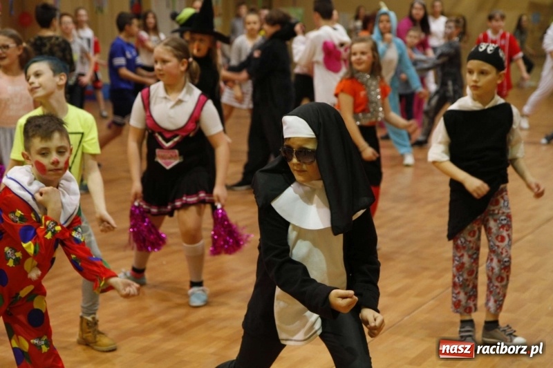 Zdjęcie w galerii na portalu naszraciborz.pl: Wielki bal karnawałowy w ZSOMS  wiadomości z regionu