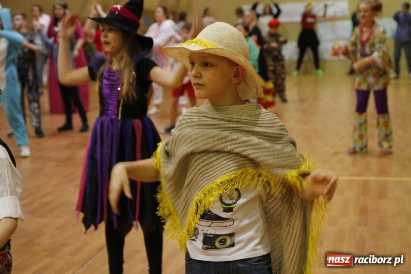 Zdjęcie w galerii na portalu naszraciborz.pl: Wielki bal karnawałowy w ZSOMS  wiadomości z regionu