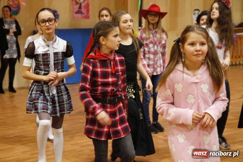 Zdjęcie w galerii na portalu naszraciborz.pl: Wielki bal karnawałowy w ZSOMS  wiadomości z regionu