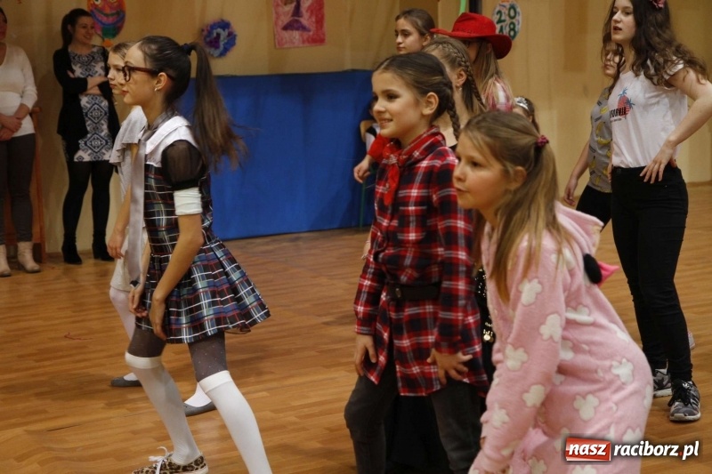 Zdjęcie w galerii na portalu naszraciborz.pl: Wielki bal karnawałowy w ZSOMS  wiadomości z regionu