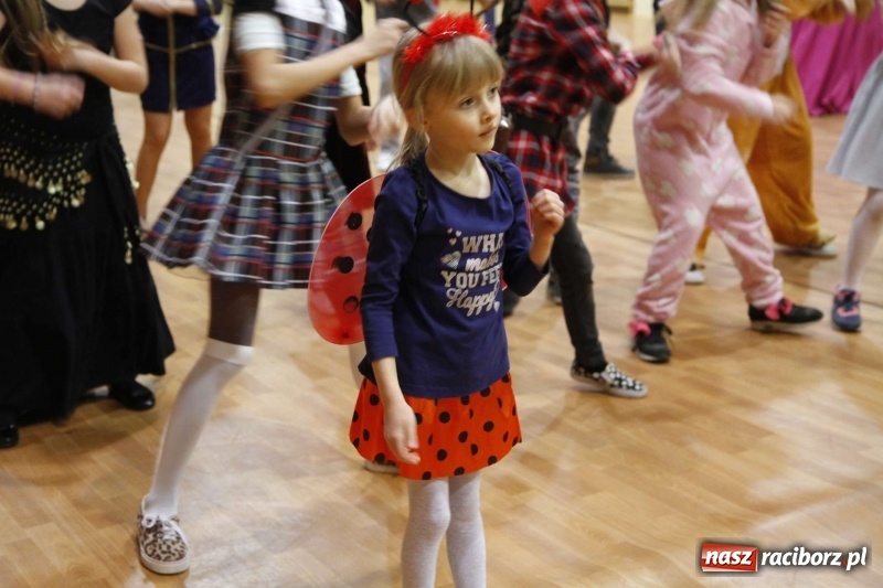 Zdjęcie w galerii na portalu naszraciborz.pl: Wielki bal karnawałowy w ZSOMS  wiadomości z regionu