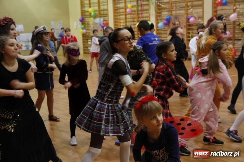 Zdjęcie w galerii na portalu naszraciborz.pl: Wielki bal karnawałowy w ZSOMS  wiadomości z regionu