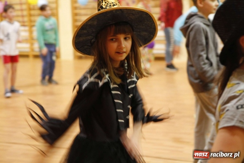 Zdjęcie w galerii na portalu naszraciborz.pl: Wielki bal karnawałowy w ZSOMS  wiadomości z regionu
