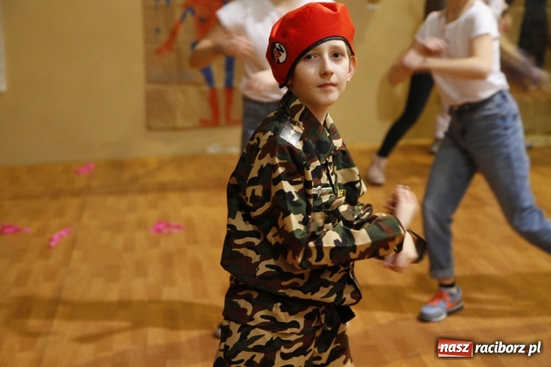 Zdjęcie w galerii na portalu naszraciborz.pl: Wielki bal karnawałowy w ZSOMS  wiadomości z regionu