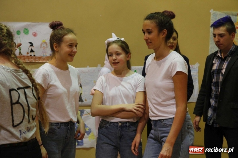 Zdjęcie w galerii na portalu naszraciborz.pl: Wielki bal karnawałowy w ZSOMS  wiadomości z regionu