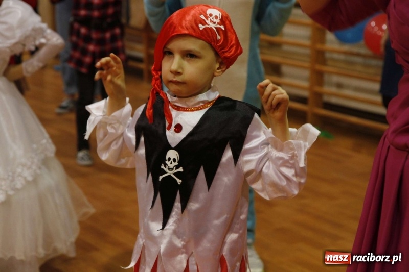 Zdjęcie w galerii na portalu naszraciborz.pl: Wielki bal karnawałowy w ZSOMS  wiadomości z regionu