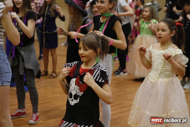 Zdjęcie w galerii na portalu naszraciborz.pl: Wielki bal karnawałowy w ZSOMS  wiadomości z regionu