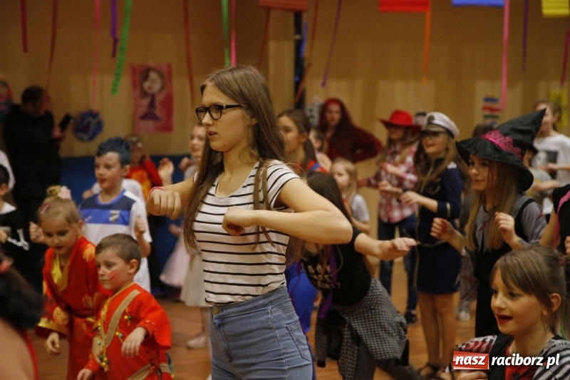 Zdjęcie w galerii na portalu naszraciborz.pl: Wielki bal karnawałowy w ZSOMS  wiadomości z regionu