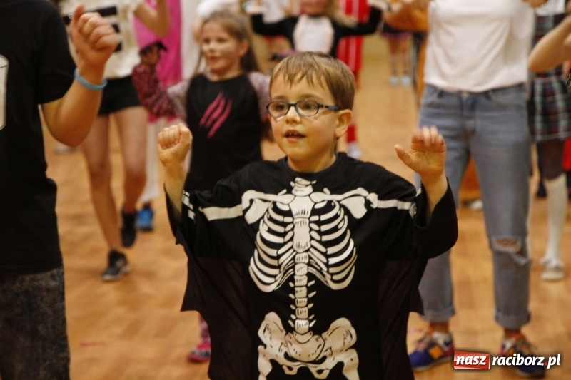 Zdjęcie w galerii na portalu naszraciborz.pl: Wielki bal karnawałowy w ZSOMS  wiadomości z regionu