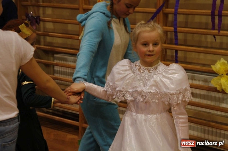 Zdjęcie w galerii na portalu naszraciborz.pl: Wielki bal karnawałowy w ZSOMS  wiadomości z regionu